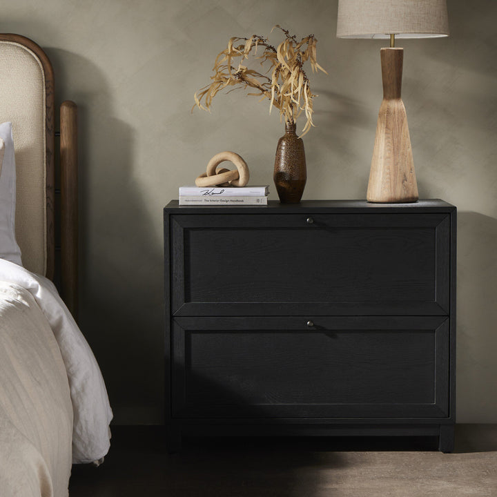 Vanilli  Nightstand