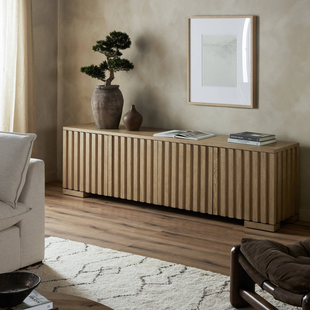 Douriet Natural Media Console